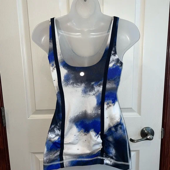 LULULEMON Wholehearted Women's Tank Top Milky Way Galaxy Blue Size 4 - Picture 4 of 4